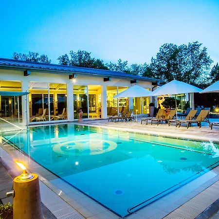 Thermenhotel Quellenhof باد فسينغ المظهر الخارجي الصورة