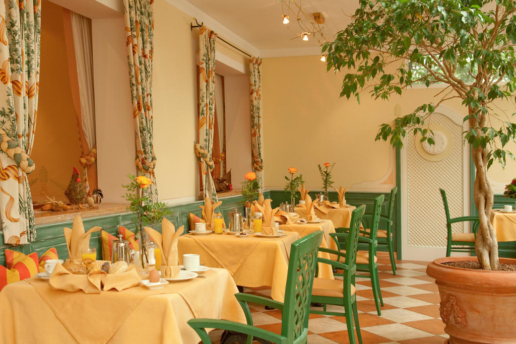 Thermenhotel Quellenhof باد فسينغ المظهر الخارجي الصورة